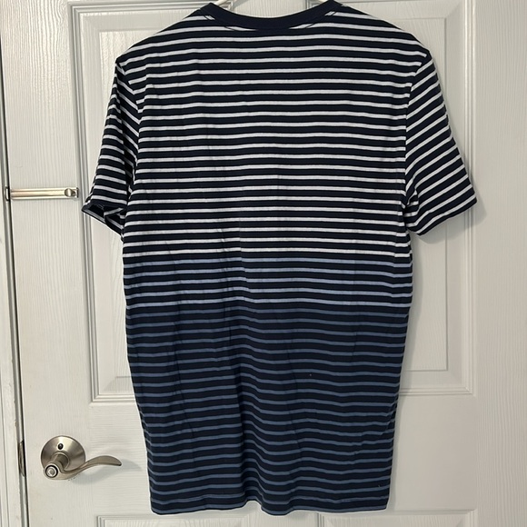 NWT Men’s GAP V Neck Striped Short Sleeve Tee Size Large - Picture 5 of 5
